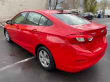 Load image into Gallery viewer, 2017 Chevrolet Cruze LS Auto
