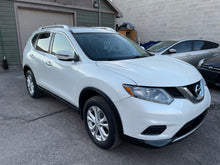 Load image into Gallery viewer, 2016 Nissan Rogue SV
